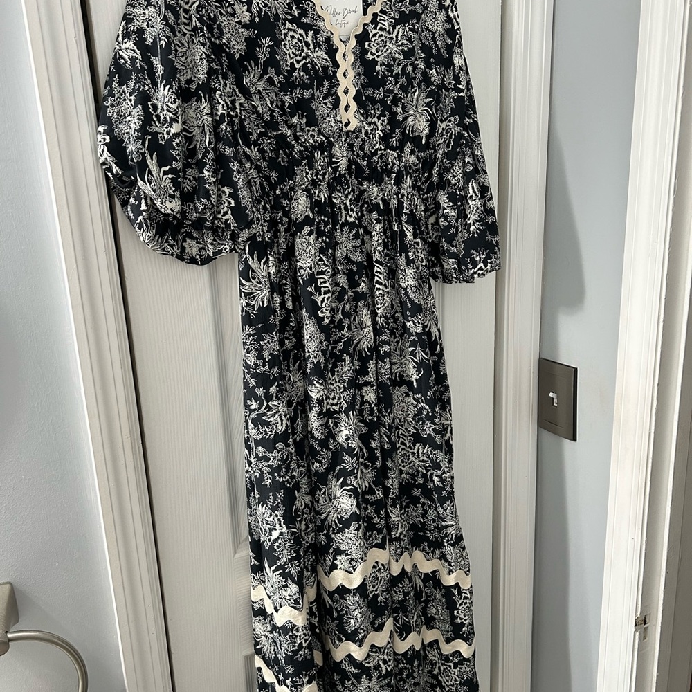 She + Sky Black and White V-Neck Sundress